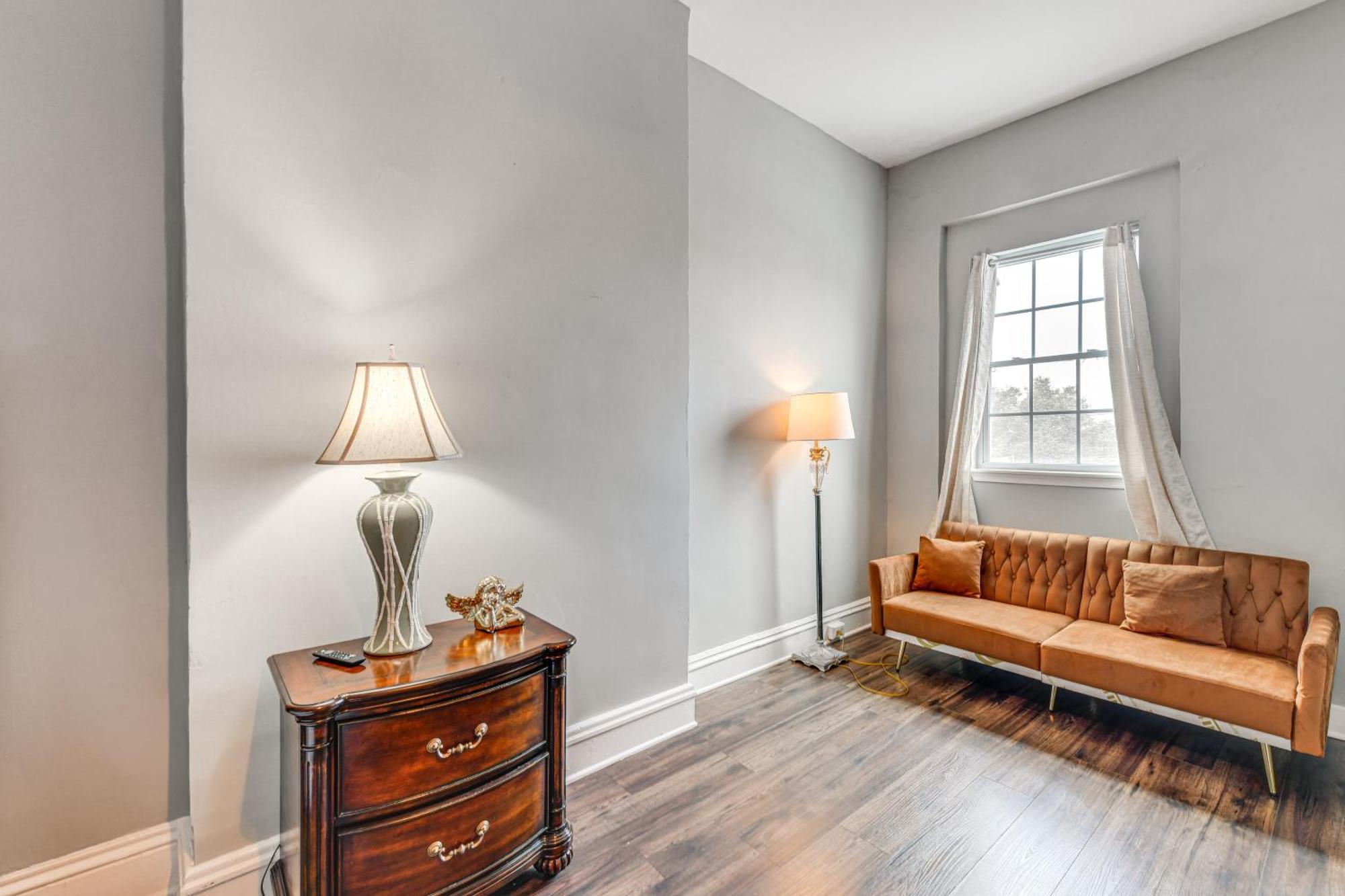 Apartment Downtown Retreat Near Financial District!